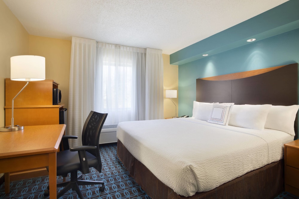 Executive Suite, 1 King Bed with Sofa bed - Photo 1