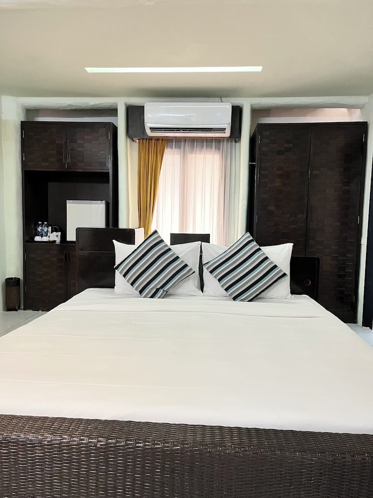 Deluxe room photo 2