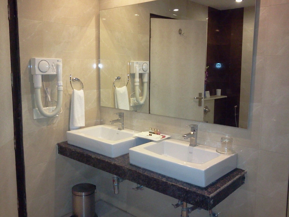 Suite, 1 Double Bed photo 3