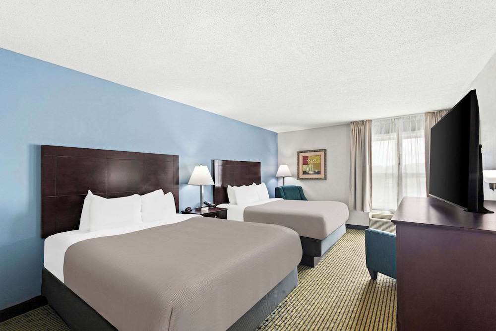 Standard Room, 2 Queen Beds, Non Smoking - Photo 1