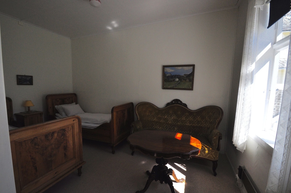 Family Room photo 2