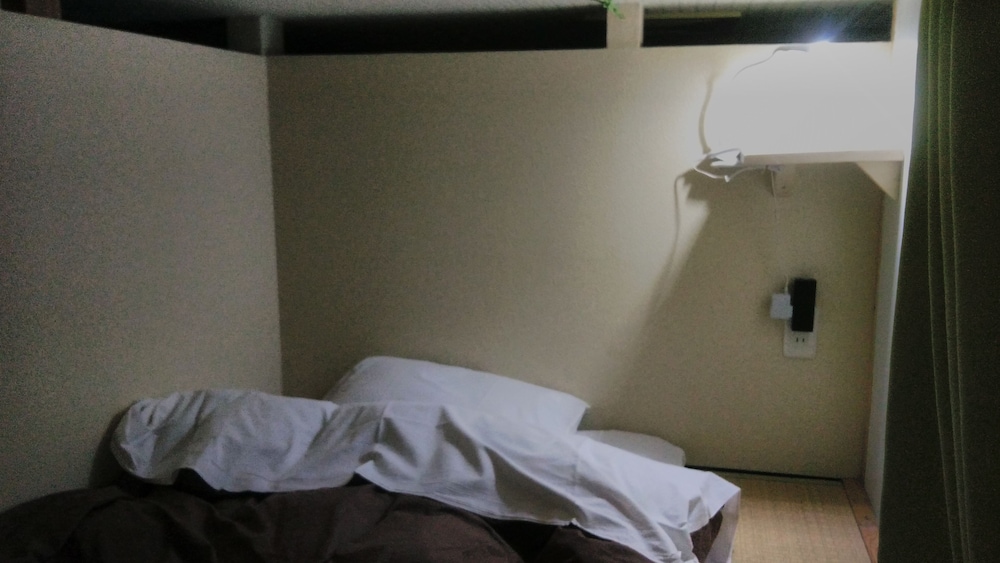 Economy Shared Dormitory, Mixed Dorm, Shared Bathroom photo 2