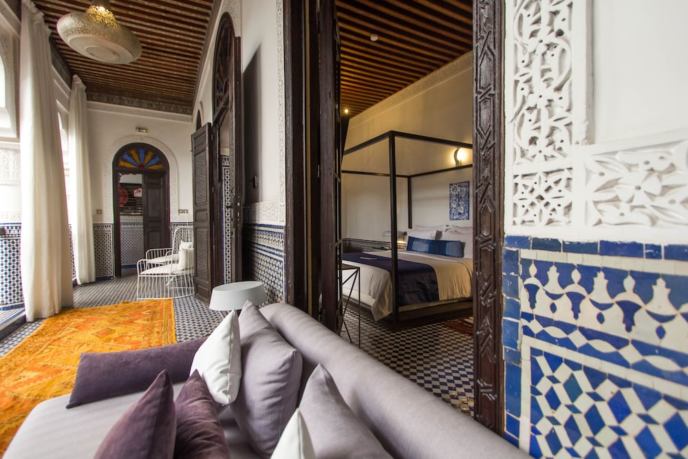 Deluxe Suite, Private Bathroom, Pool View ( Royale)