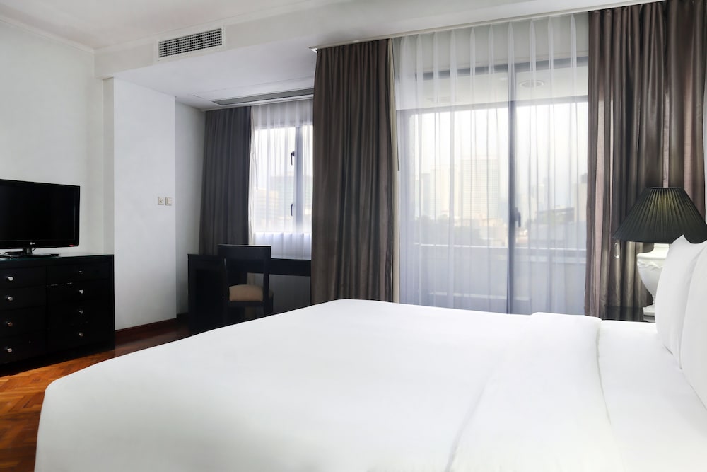Classic Apartment, 2 Bedrooms - Photo 2