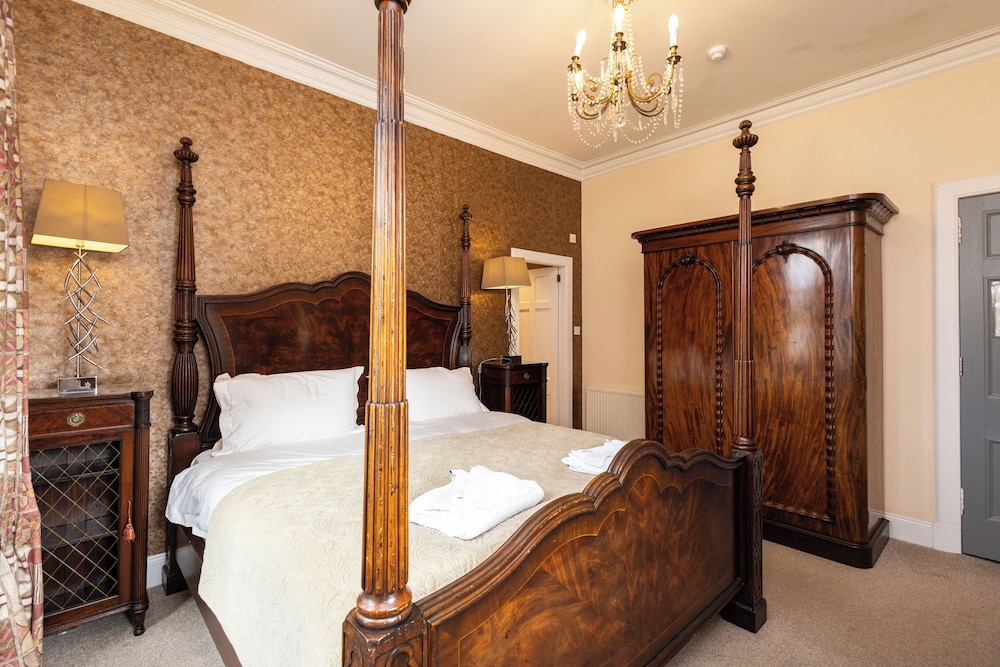 (Bridal Suite) Super King with Lake View Ensuite Rm 2 photo 2