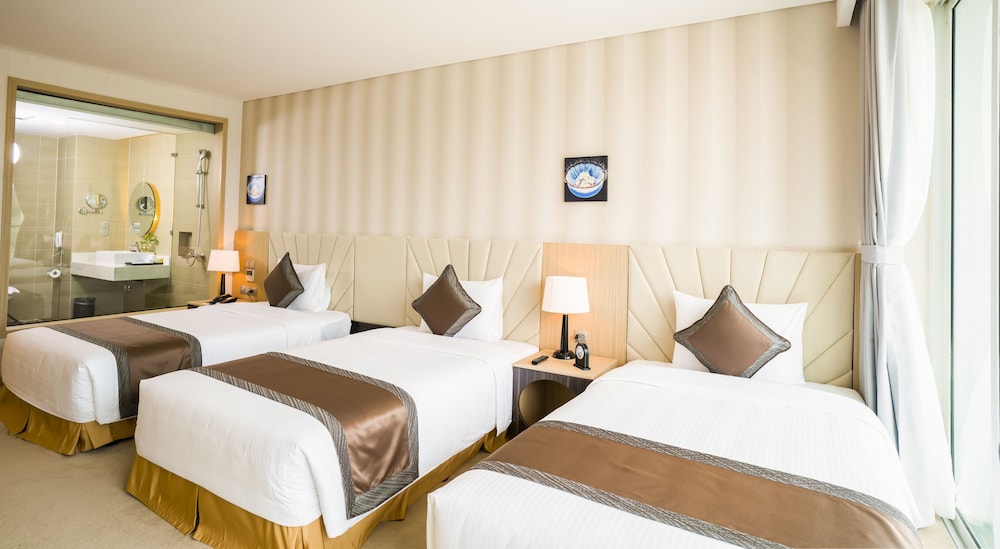 Deluxe Triple Bed