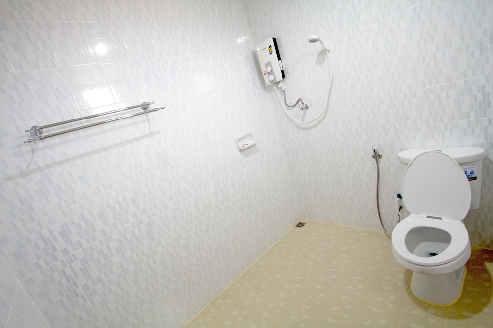 Basic Twin Room photo 2