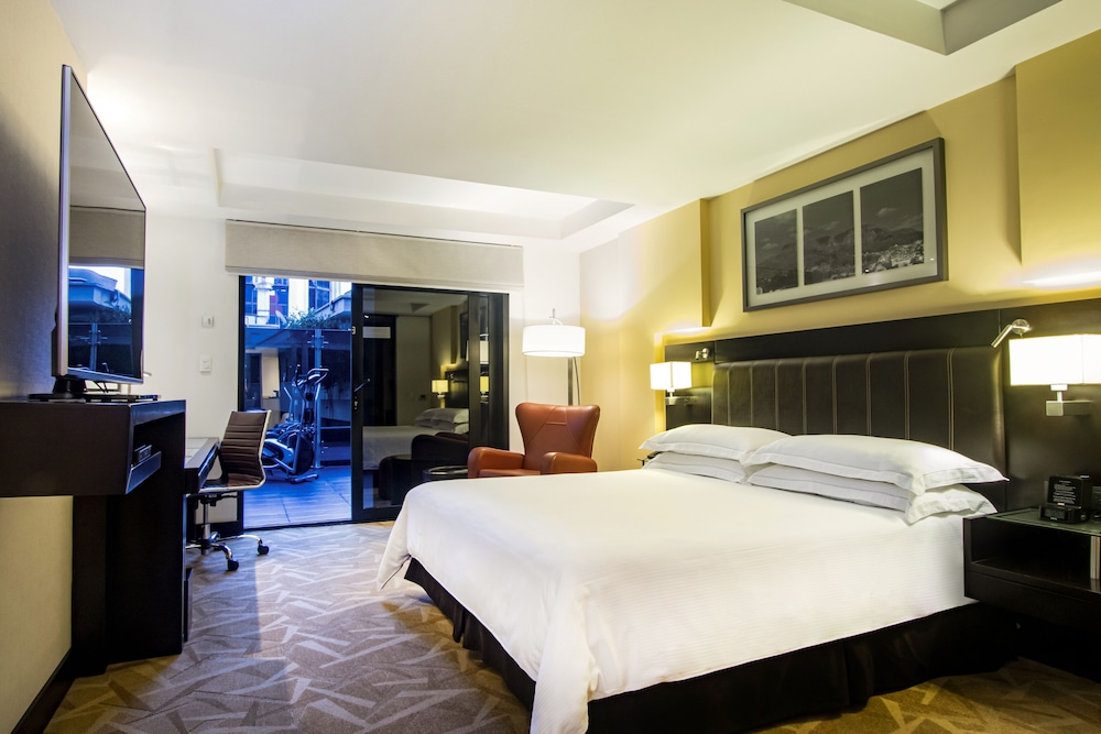 Suite, 1 King Bed, Terrace photo 2