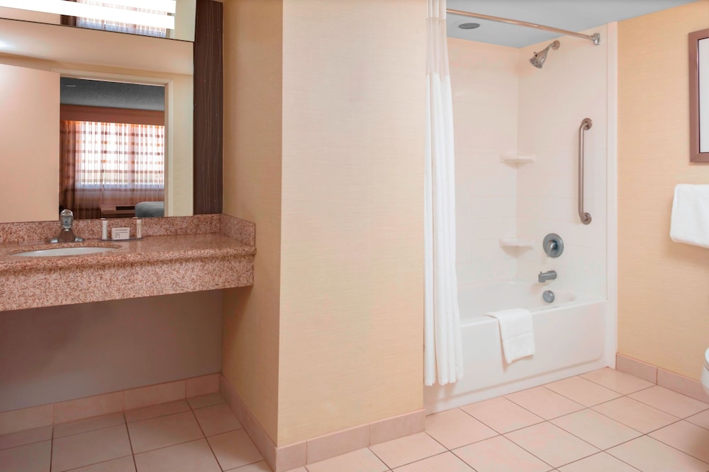 Room, 2 Queen Beds (Hearing Accessible) - Photo 4