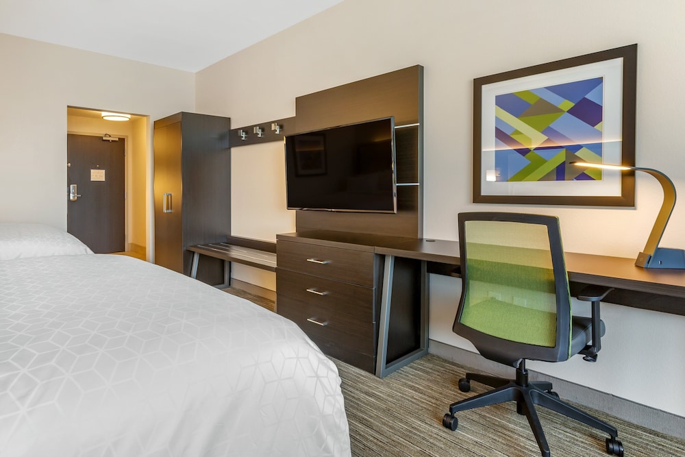 Suite, Multiple Beds - Photo 1