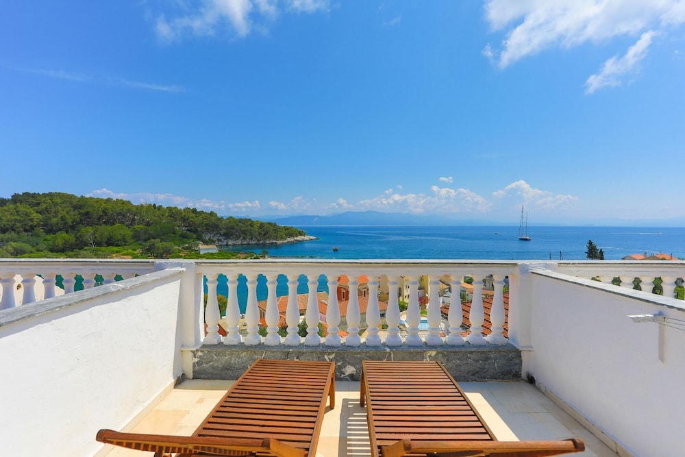 Faros Dio Gaios Studio sea Views Private Sun-loungers, Kuva 11