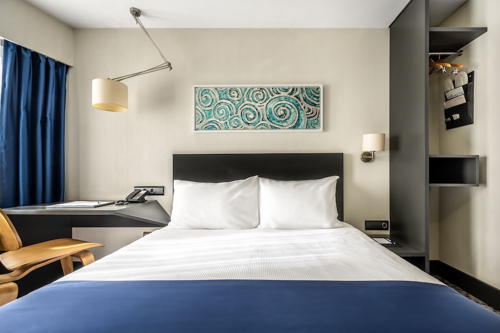 Superior Double Room, 1 King Bed, Non Smoking photo 3