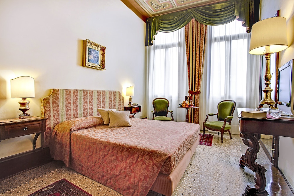 Superior Double or Twin Room, City View photo 1