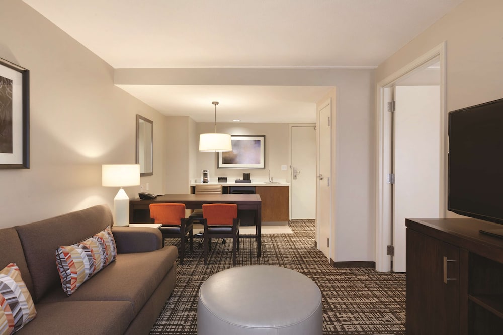 2 Room Premium Suite, 1 King Bed photo 3
