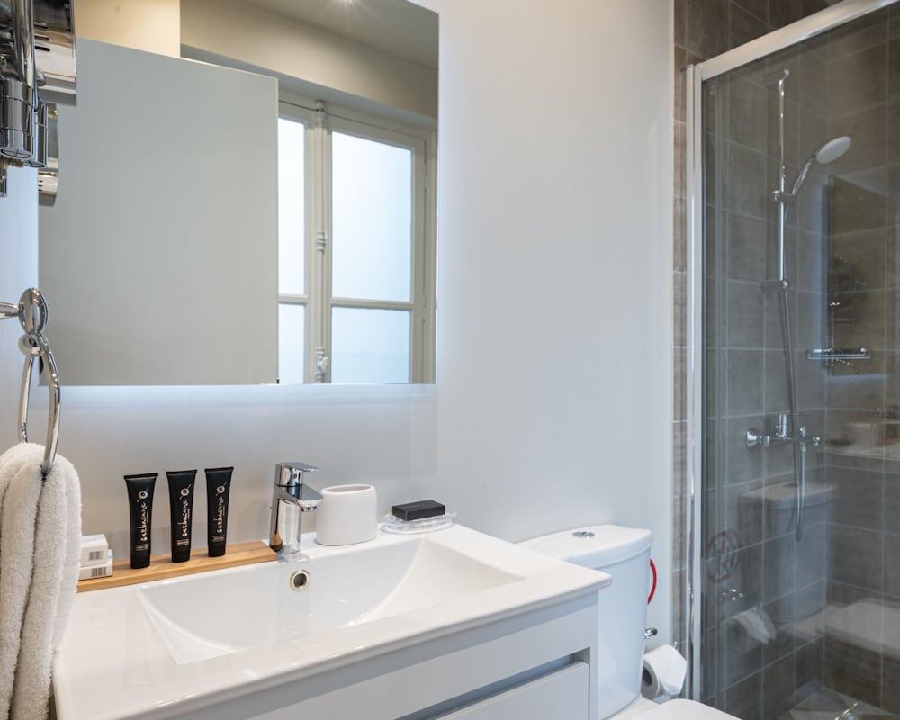 Standard Suite, Balcony - Photo 2