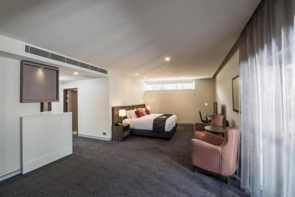 Deluxe Suite photo 3