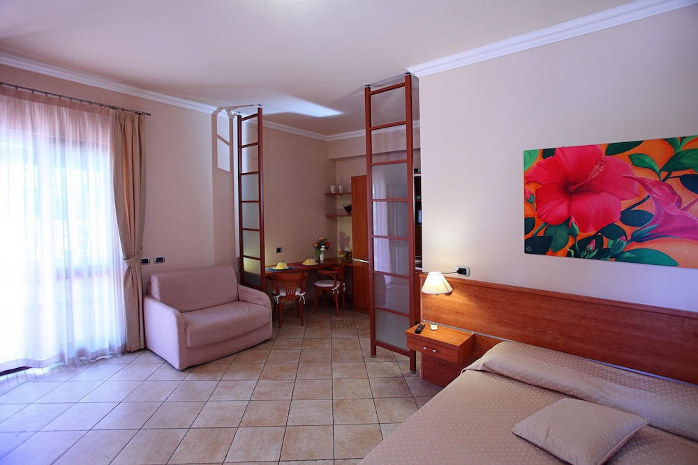 Apartment - Photo 2