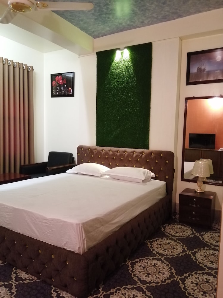 Premium Single Room photo 3