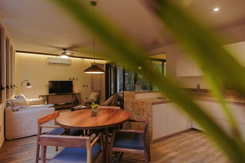 Luxury Suite, 1 Bedroom - Photo 9