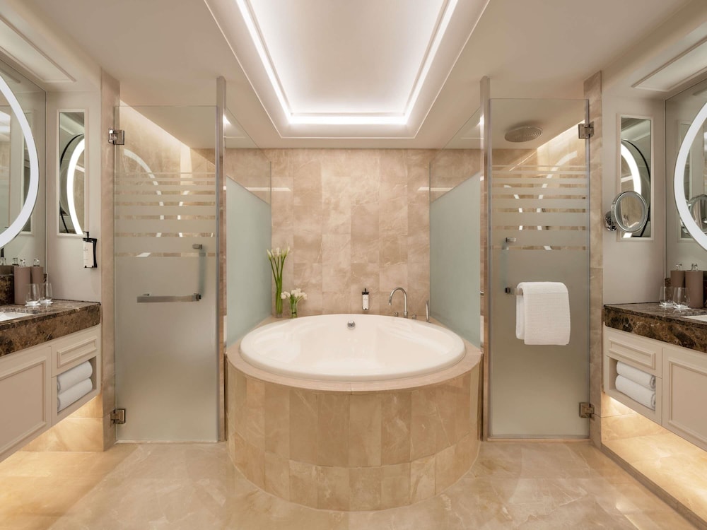 Club Suite, 2 Bedrooms thumbnail 6