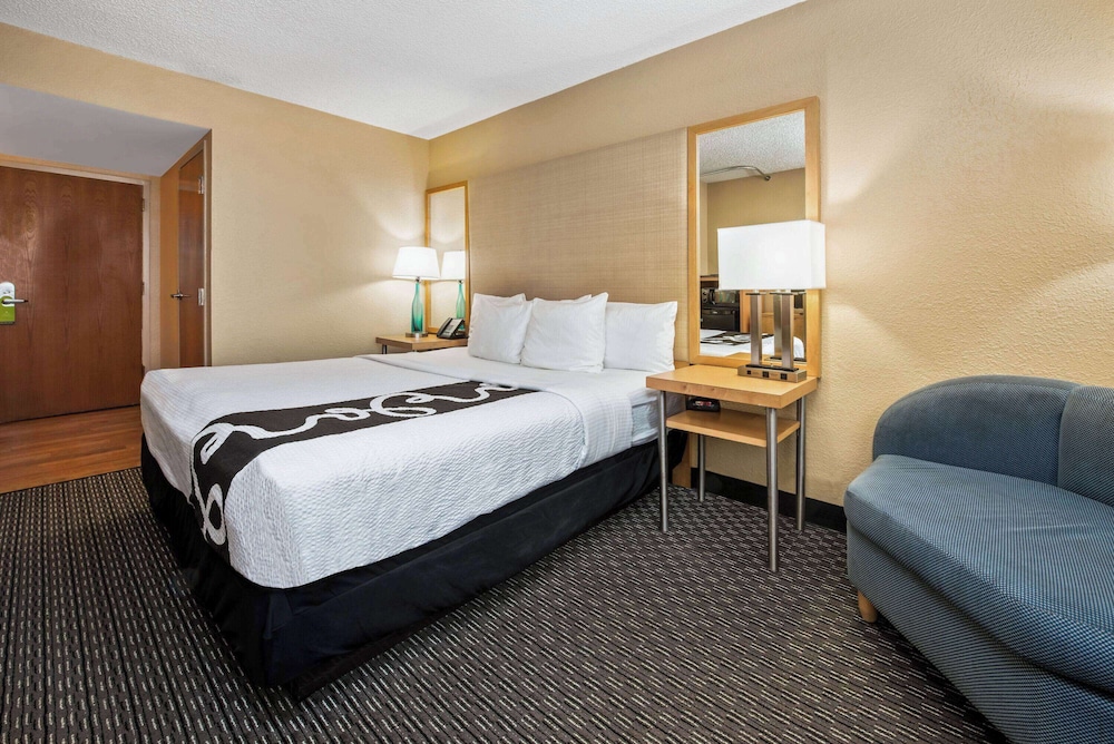 Room, 1 Full Bed, Accessible, Non Smoking (Bathtub) - Photo 3