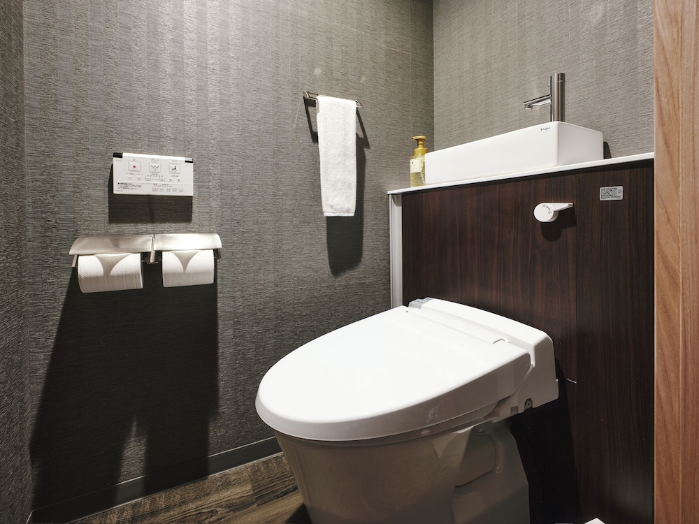 MONday Apart Premium GINZA SHINTOMICHO bathroom photo