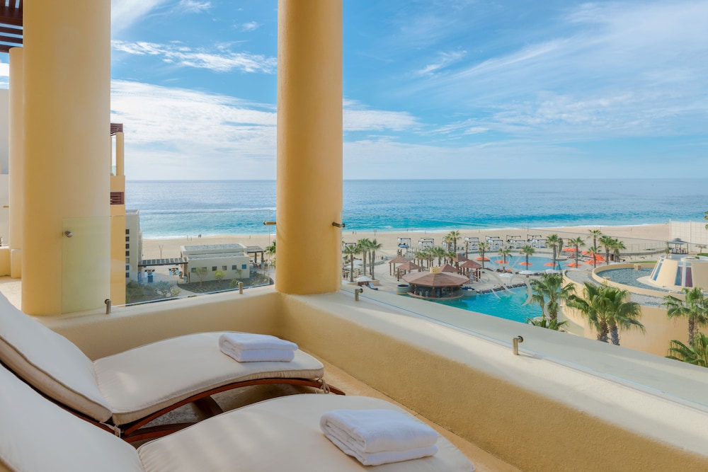 Towers Ocean View Suite with Butler Service - Photo 7