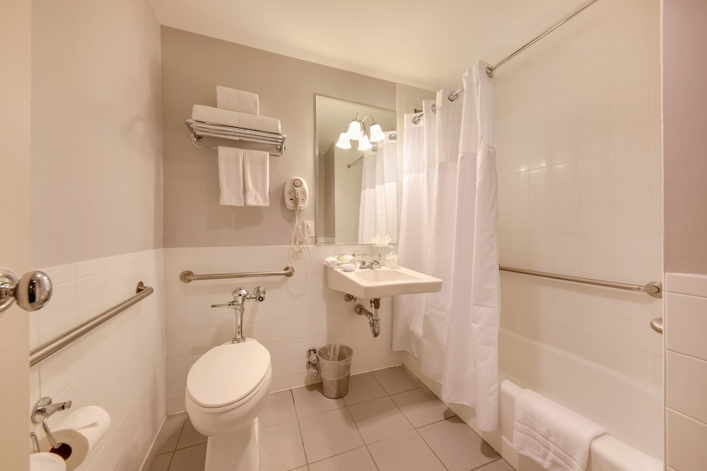 Signature Double Room, 2 Double Beds, Accessible - Photo 3