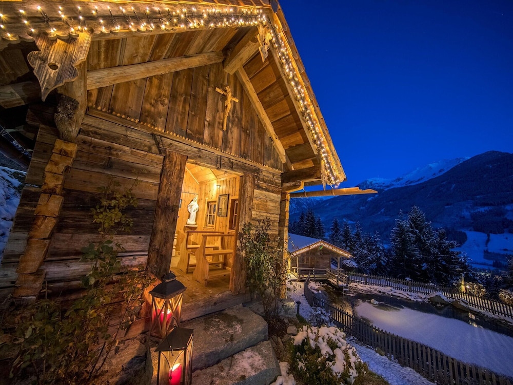 Classic Chalet, 2 Bedrooms photo 2