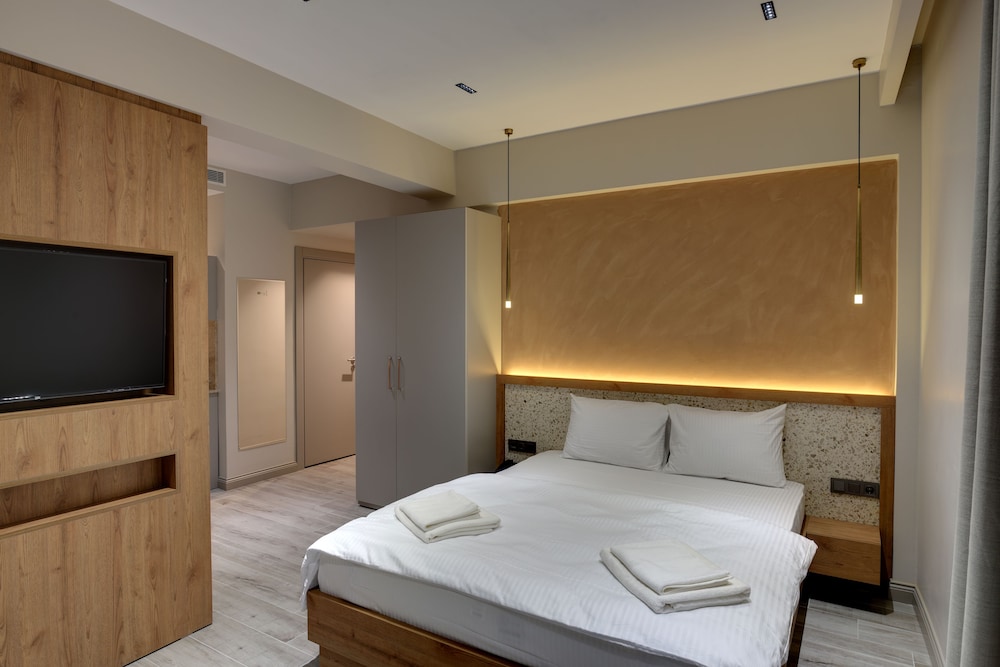 Deluxe Triple Room photo 2