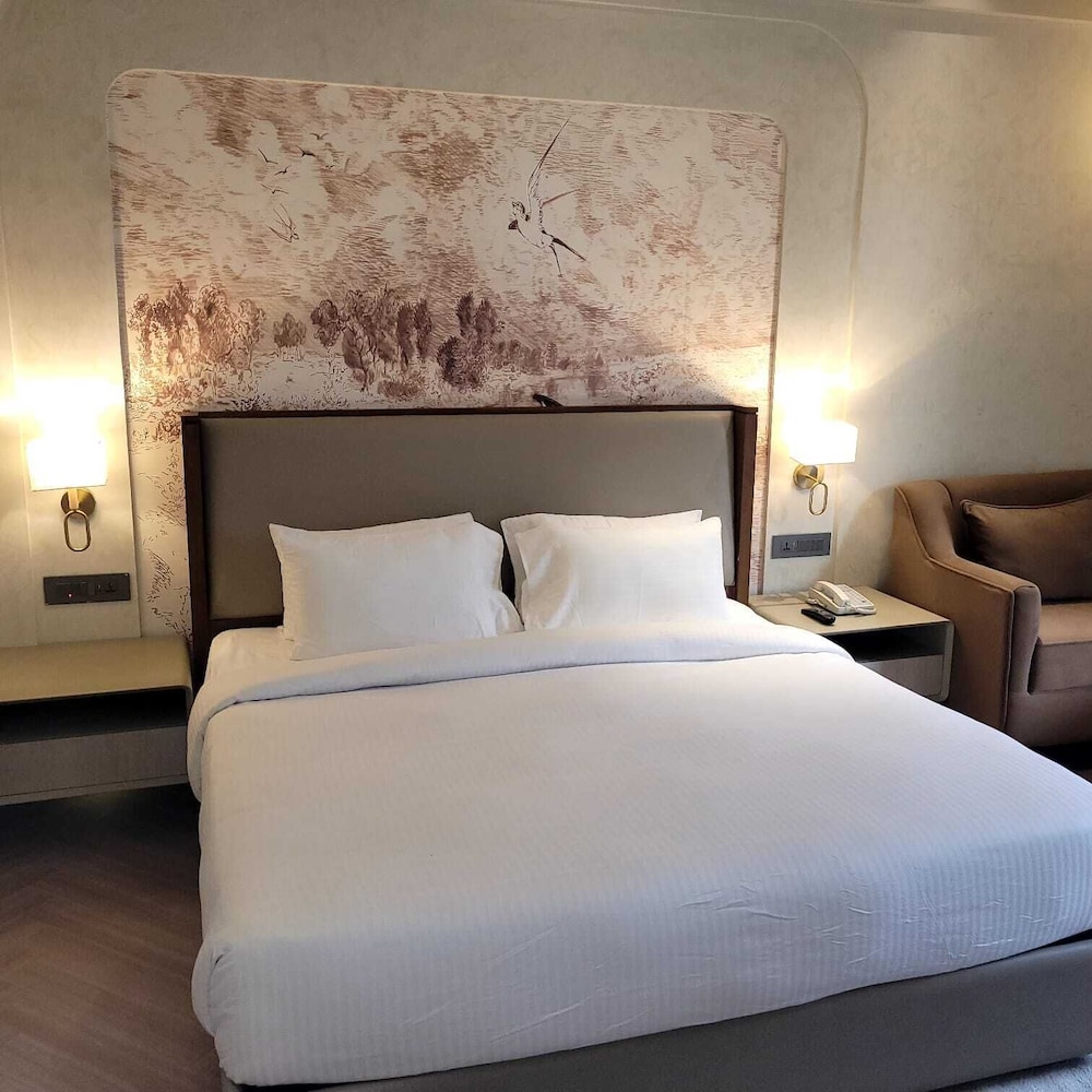 Deluxe Double Room, City View