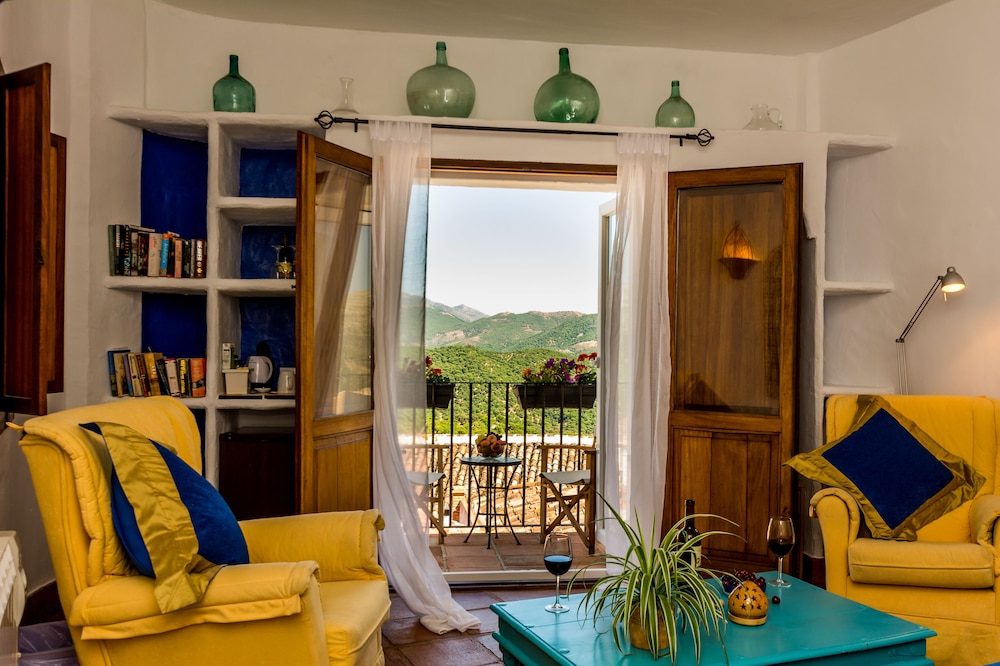 Luxury Double or Twin Room, 1 King Bed, Mountain View