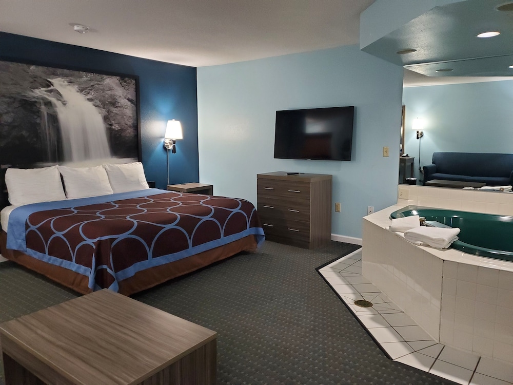 1 King Suite with Sofa Bed and Jetted Tub Accessible photo 1