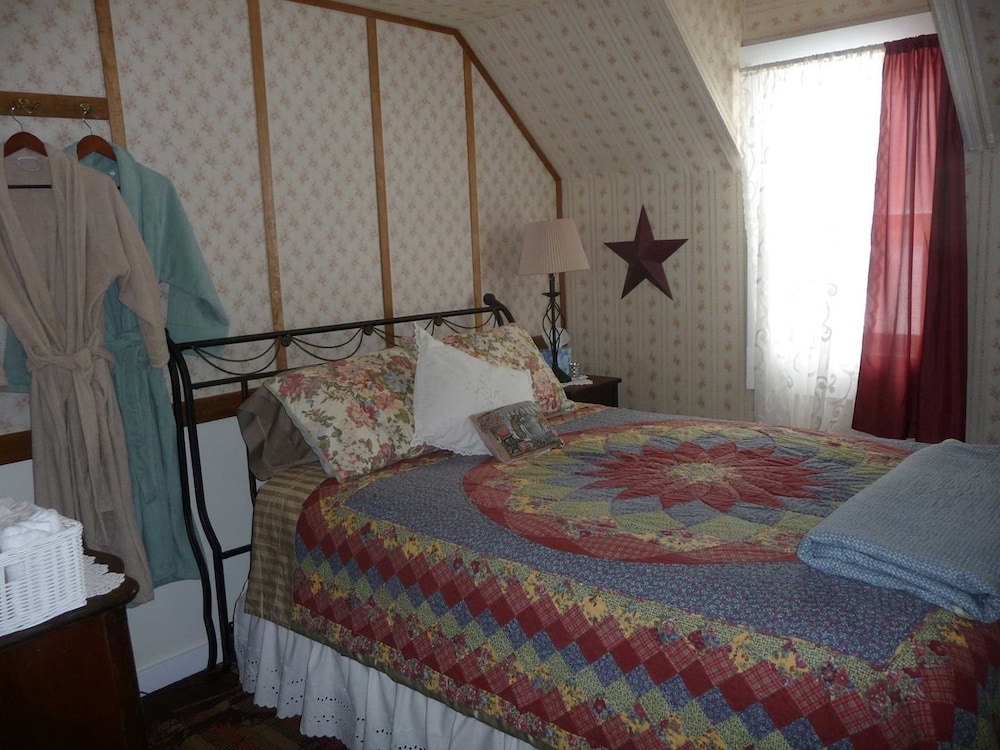 Standard Room, 1 Queen Bed (Bessie's Room) photo 1