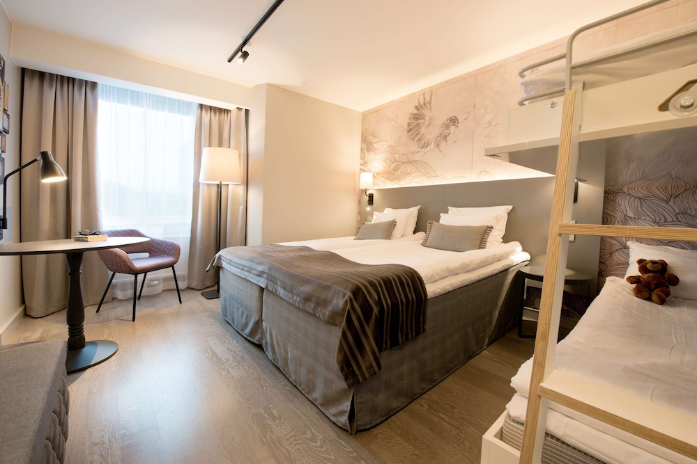 Family Room, Multiple Beds - Photo 1