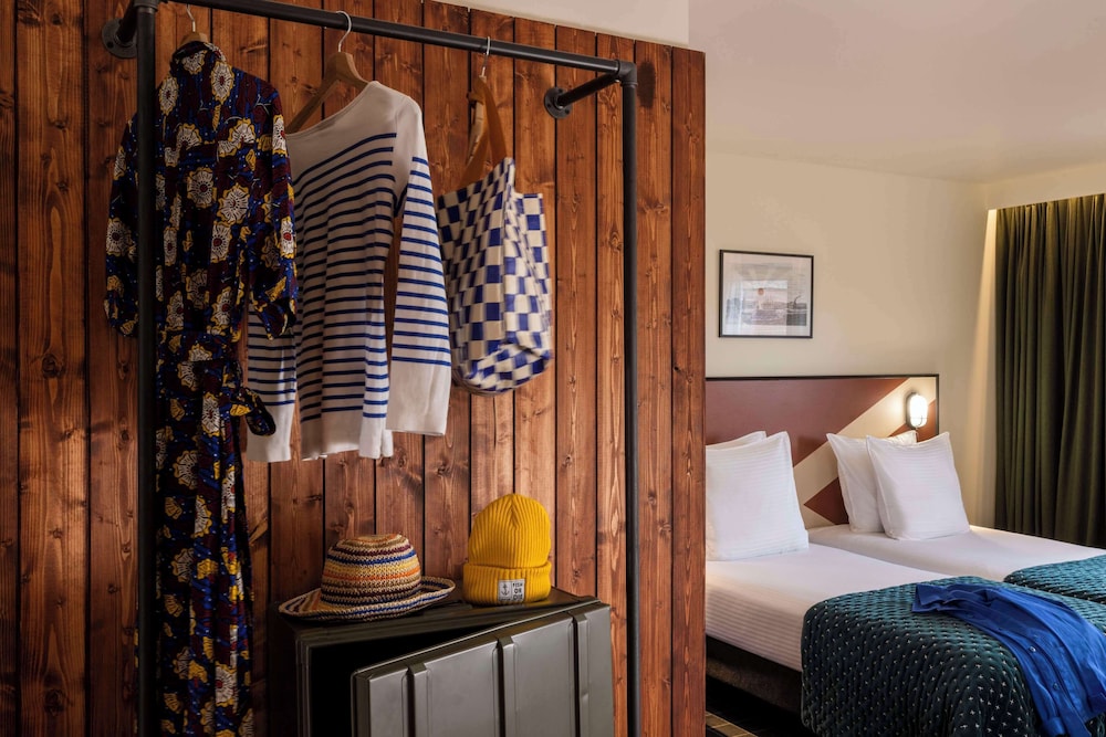Classic Room, 2 Twin Beds, Non Smoking - Photo 1