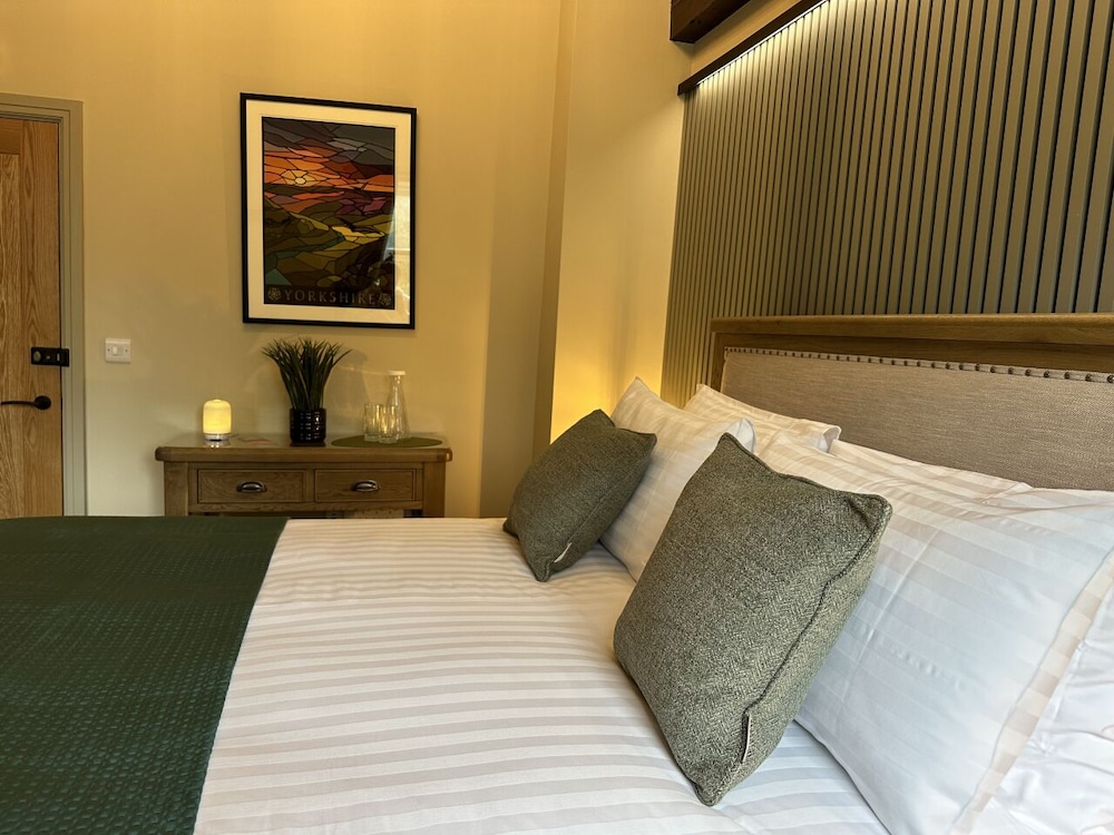 Signature Double Room, Ensuite, River View (1657 Collection ) photo 2