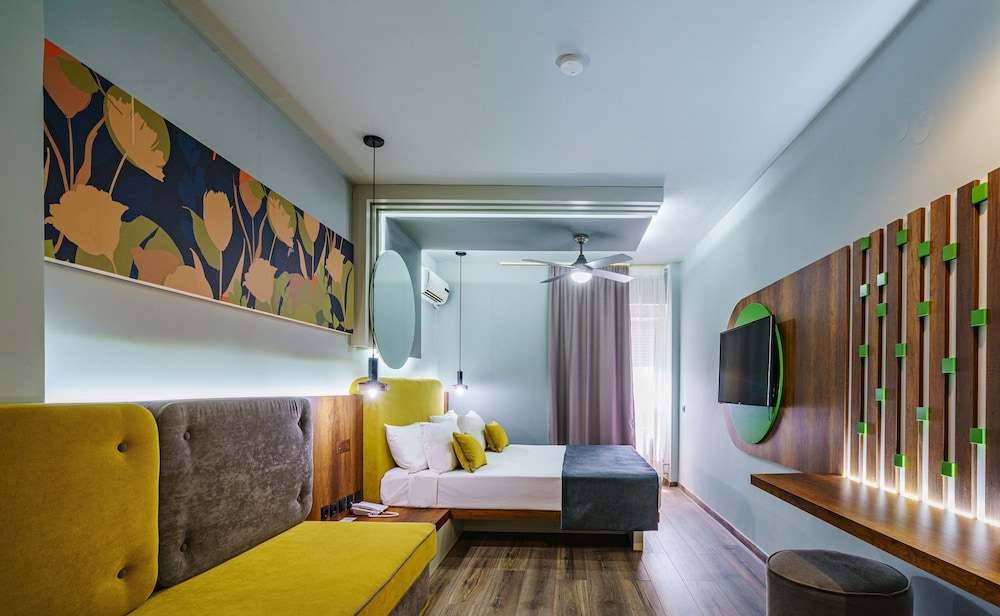 Executive Room - Photo 11