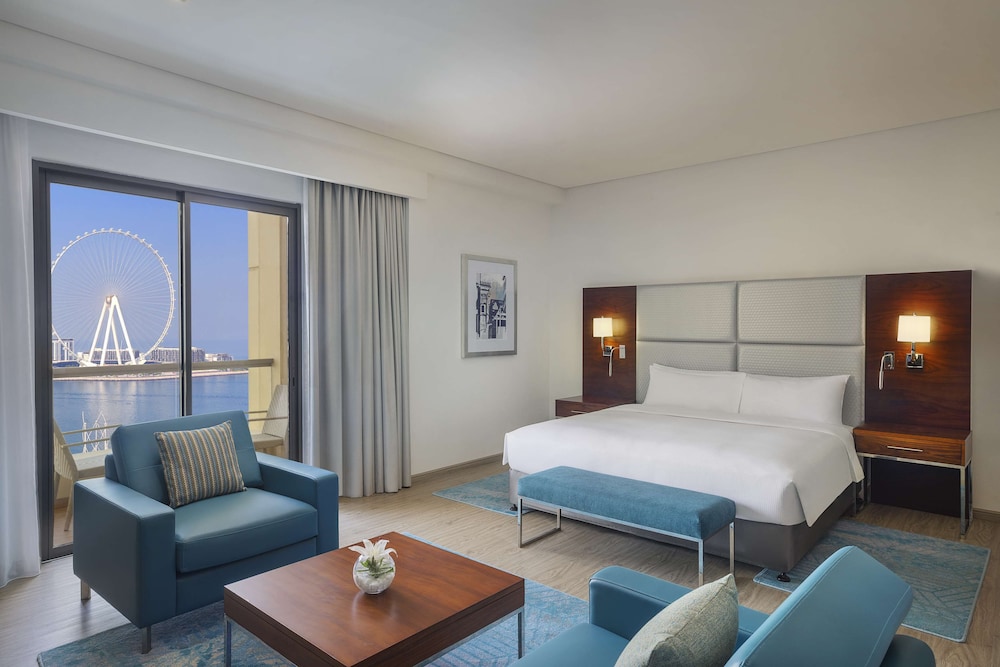 King Deluxe Room With Balcony - Photo 2