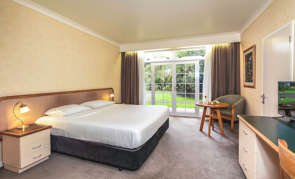 Superior Room, 1 King Bed (Tauhara) - Photo 1