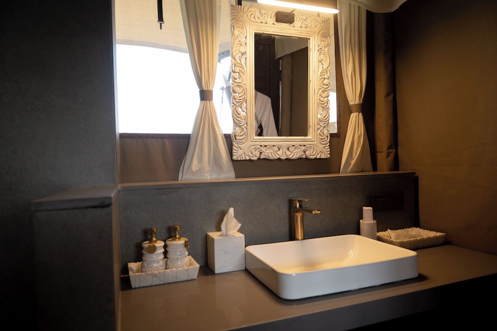 Royal Suite photo 2