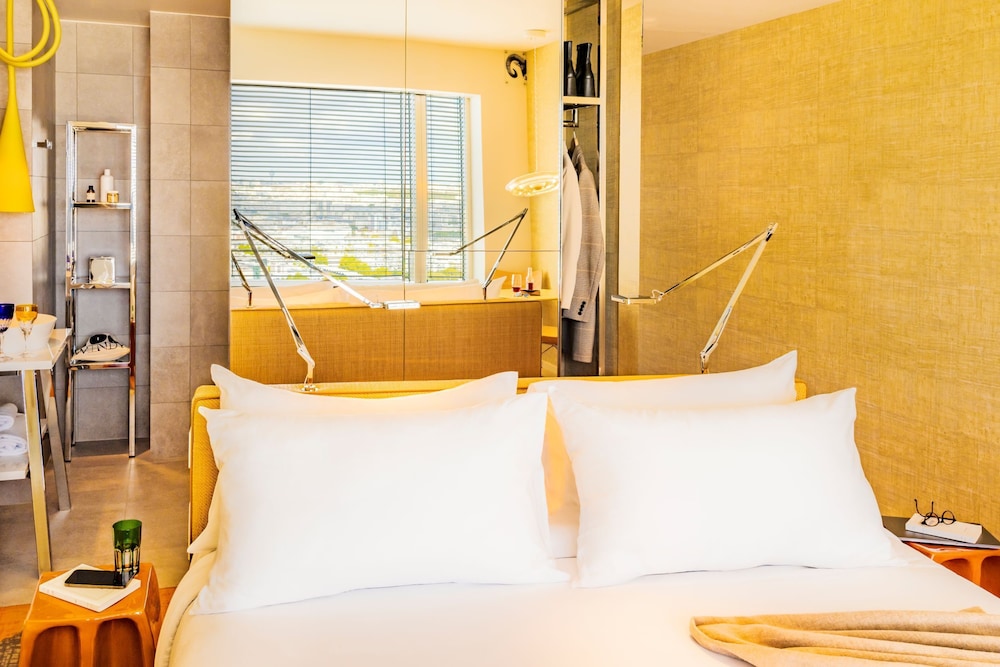 Executive Room, 1 King Bed (Panoramic Paris Montmartre) photo 1