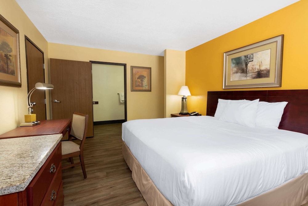 Room, 1 King Bed, Accessible, Non Smoking - Photo 1