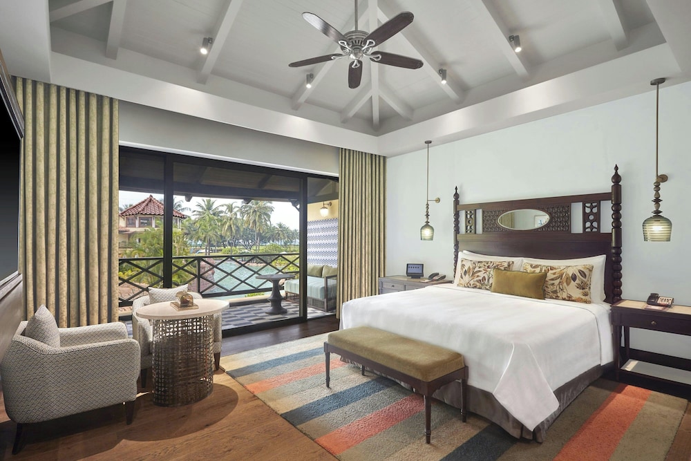 Room, Pool View - Photo 2