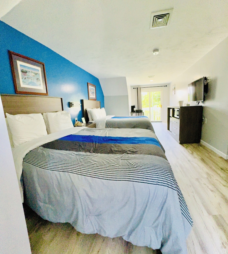 Deluxe Room, 2 Queen Beds, Non Smoking photo 1