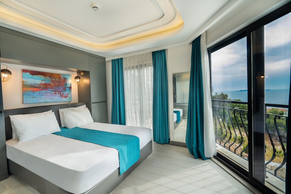 Deluxe Room, Sea View - Photo 1