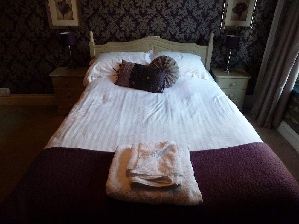 Double Room, Ensuite (Rooms 2 + 3) photo 2