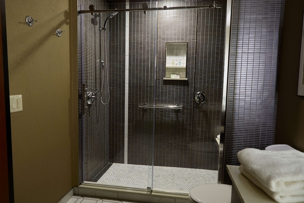 Executive Suite, 1 King Bed, Non Smoking (with Sofabed) - Photo 5