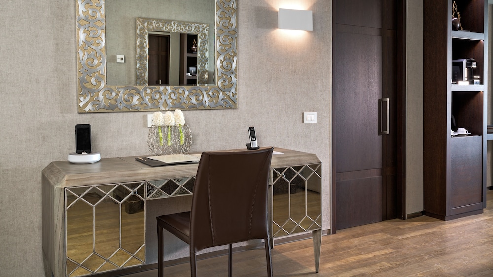 Deluxe Suite, Sea View photo 2