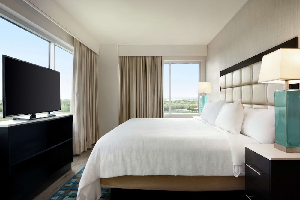 Two-Room King Room - Hearing Accessible